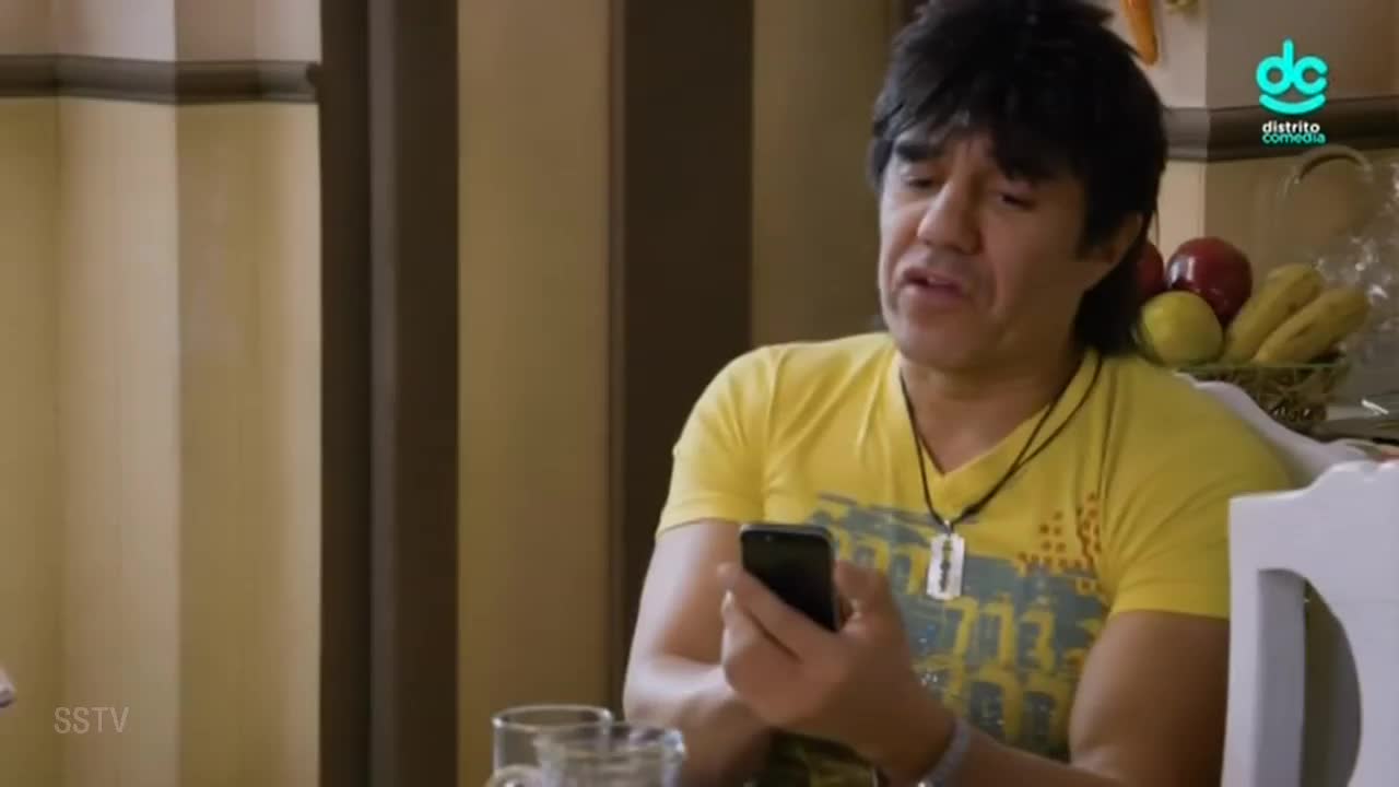 LATIN DISTRITO COMEDIA - LATINO