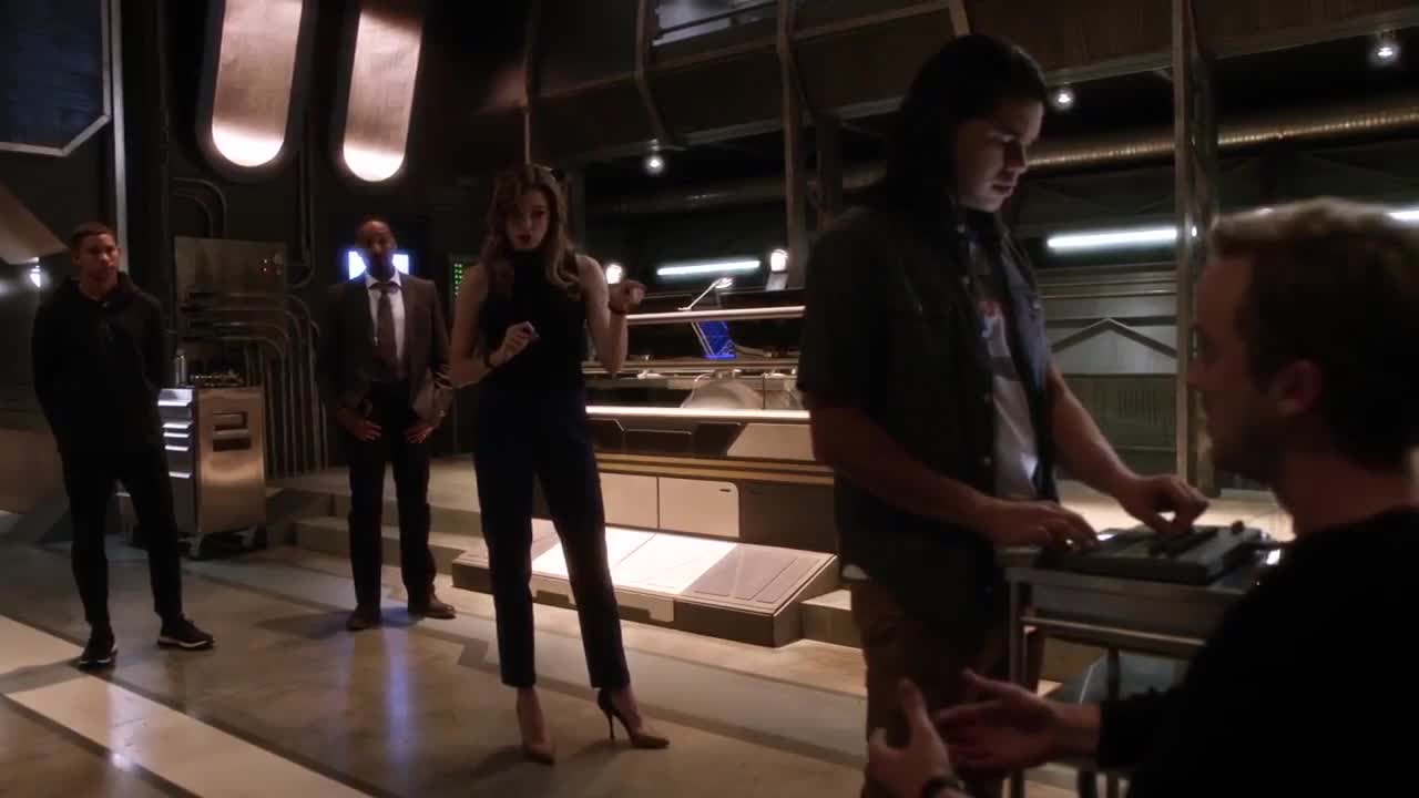 24/7 THE FLASH - 24/7 CHANNELS